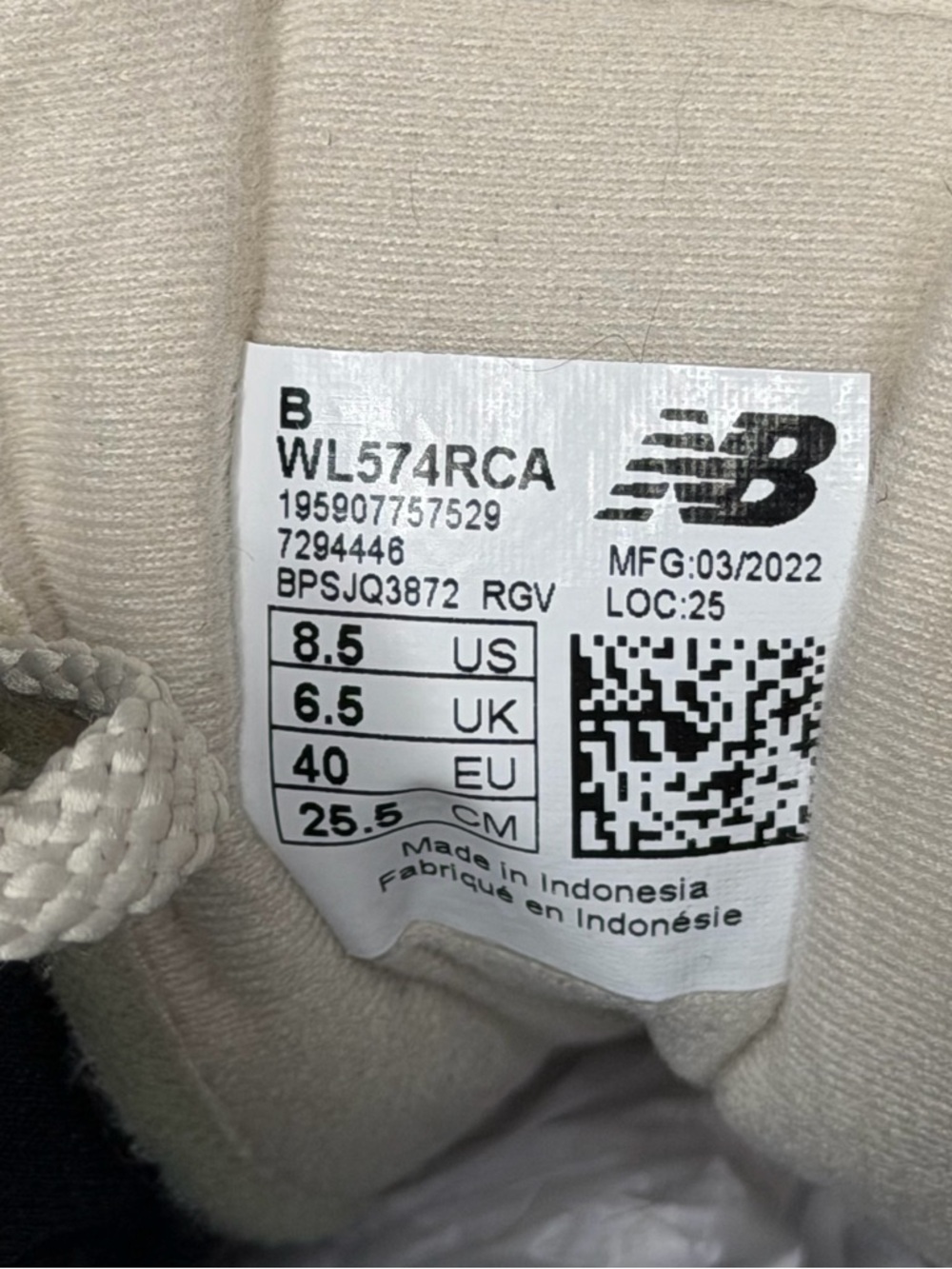 New Balance | Women’s 574v2 Sneakers - Picture 8 of 9